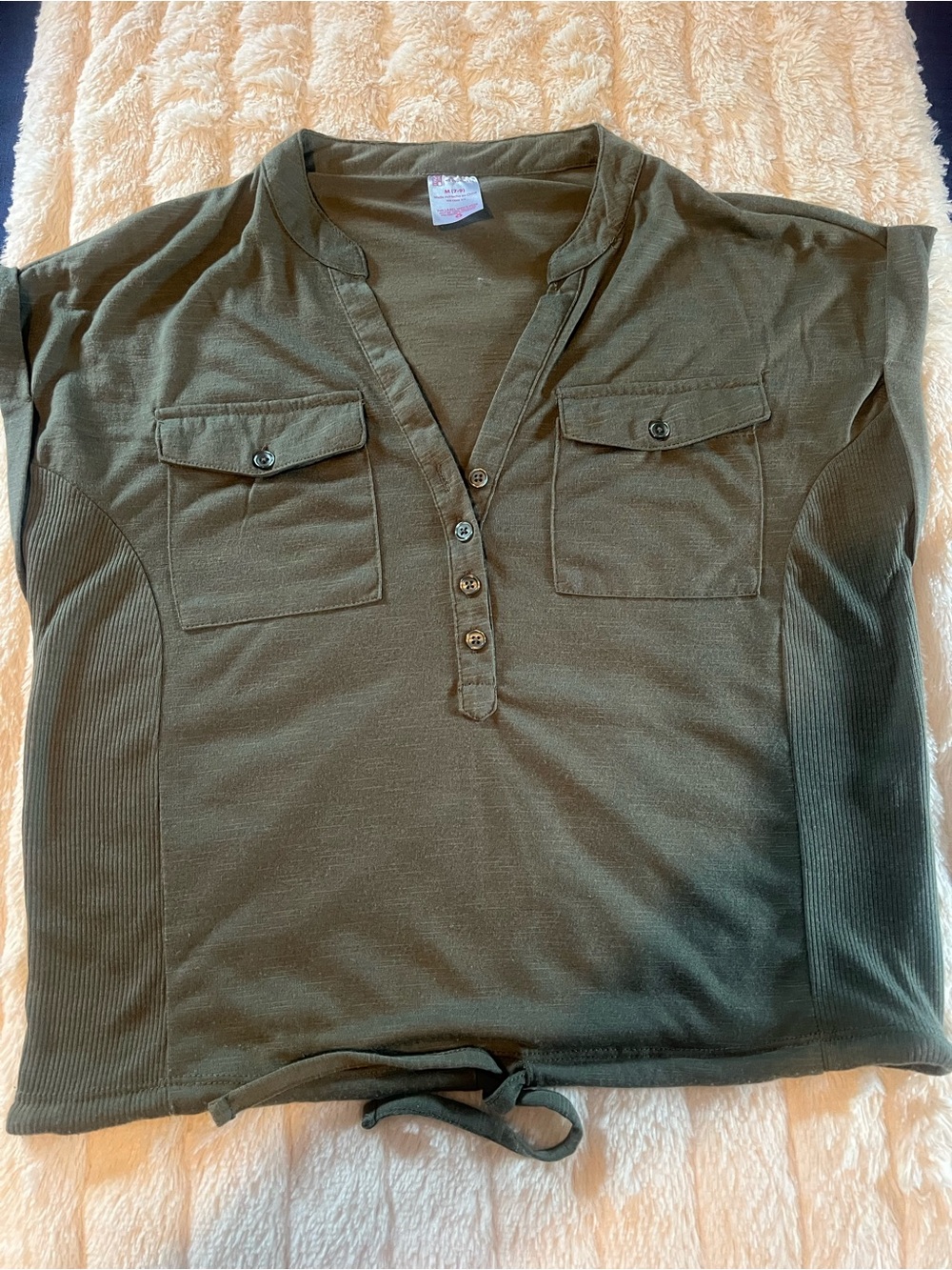 No Boundaries Olive Green Short Sleeve Henley with Chest Pockets